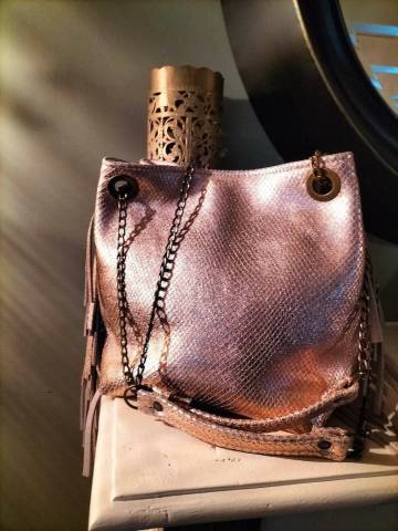 Sac Lola en cuir or rose effet reptile