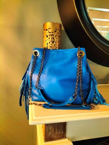 Sac Lola  franges en cuir bleu roi